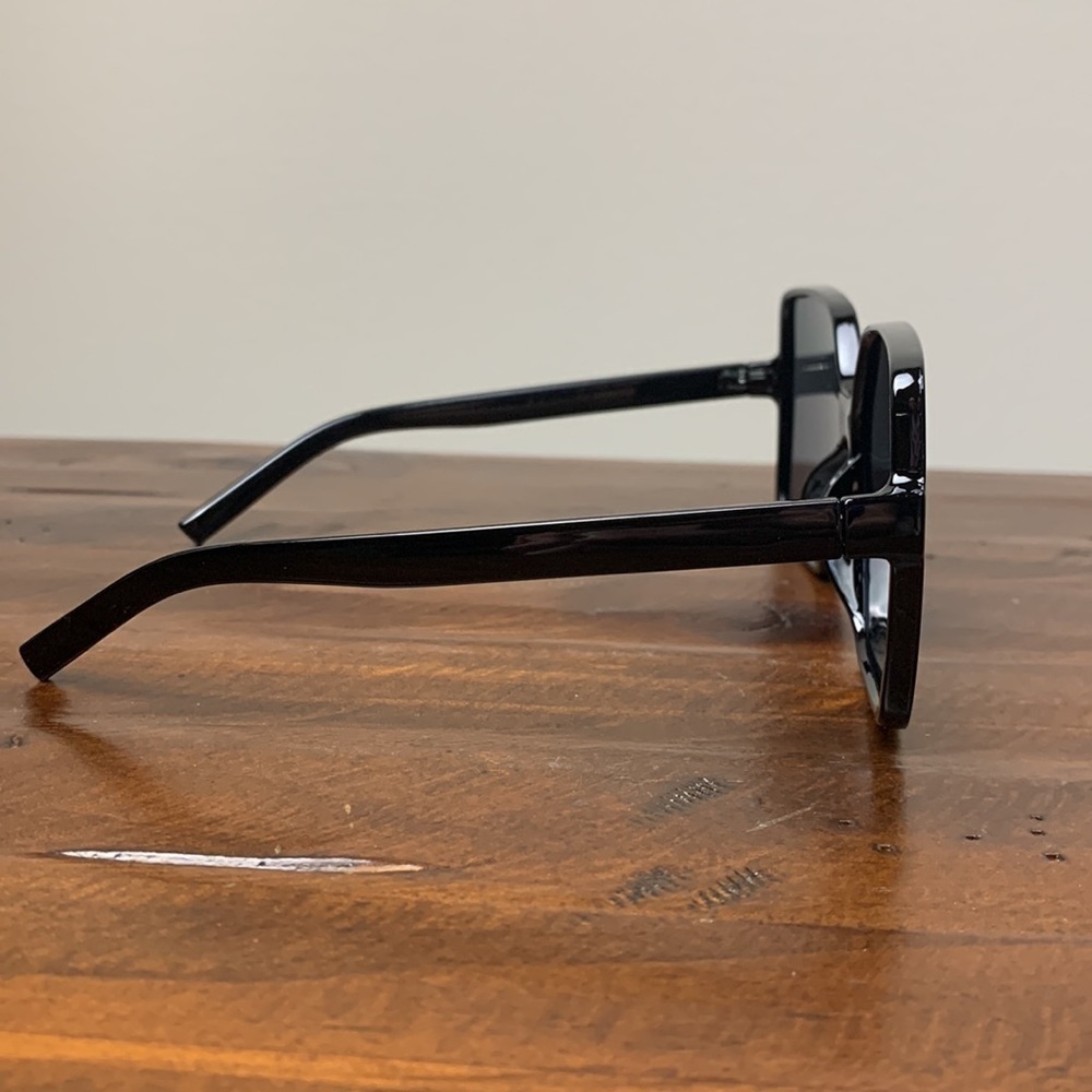 Black Luxury Oversized Square Shape Sunglasses - Picture 11 of 12